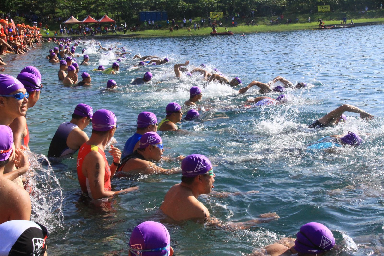 游泳1500公尺在活水湖進行。(大會提供)