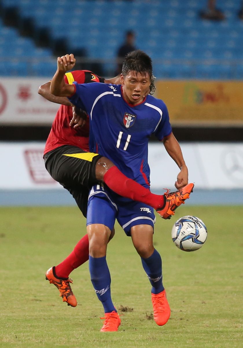 東帝汶的動作非常大且粗野。中華民國足球協會提供