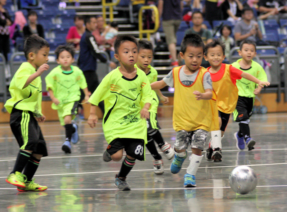 高雄巨蛋首次舉辦幼兒足球活動。圖/高雄市體育處提供