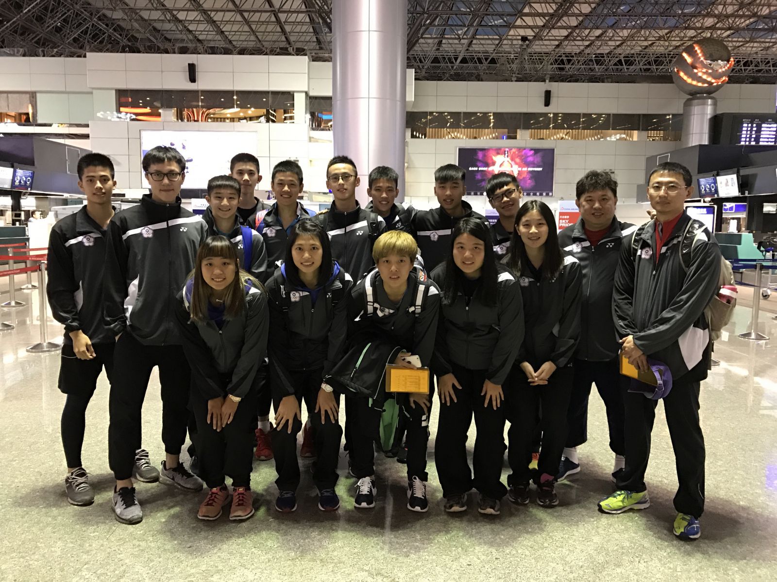 參加2016世界青少年羽球錦標賽的台灣羽隊31日凌晨搭機前往西班牙參賽／教練楊鈞翔提供