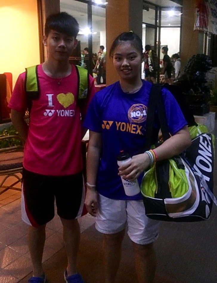 從日本男、女單搶下2點勝利的台灣男單賴又華（左）女單李佳馨（教練林峻永提供）