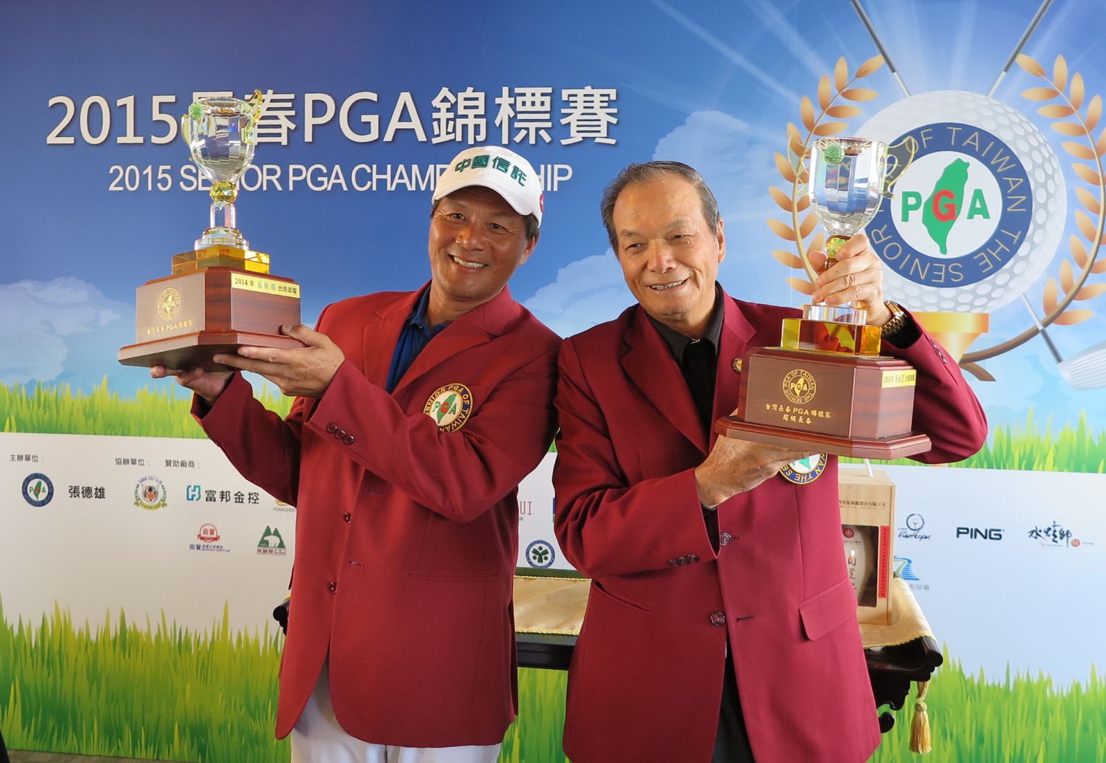 盧建順（左）獲一般長春組冠軍，謝敏男贏得超級長春組冠軍。(大會提供)